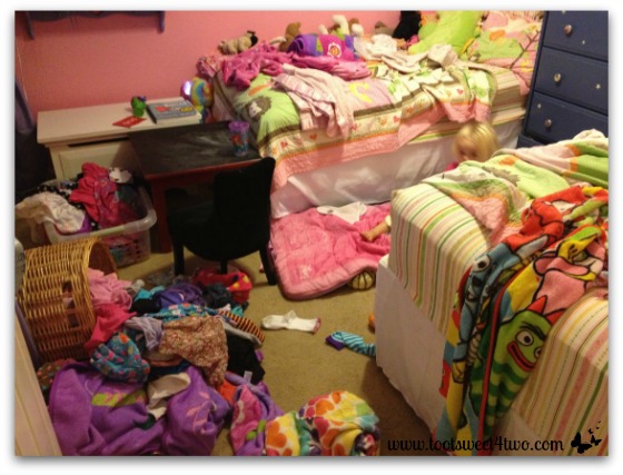 Girls Messy Room Toot Sweet 4 Two