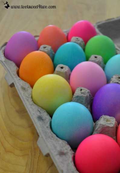 A dozen beautifully dyed Easter eggs!
