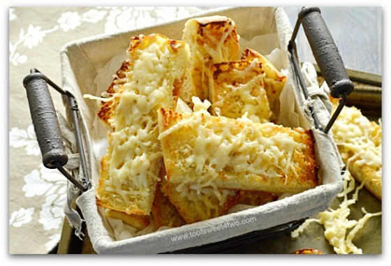 Mickey's Garlic Parmesan Cheese Bread Pic 3