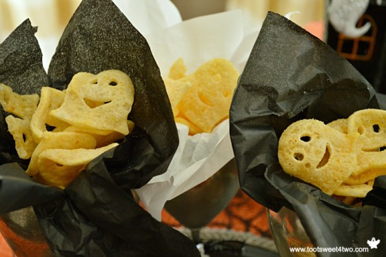 Spooktacular Party Chips Ghosts