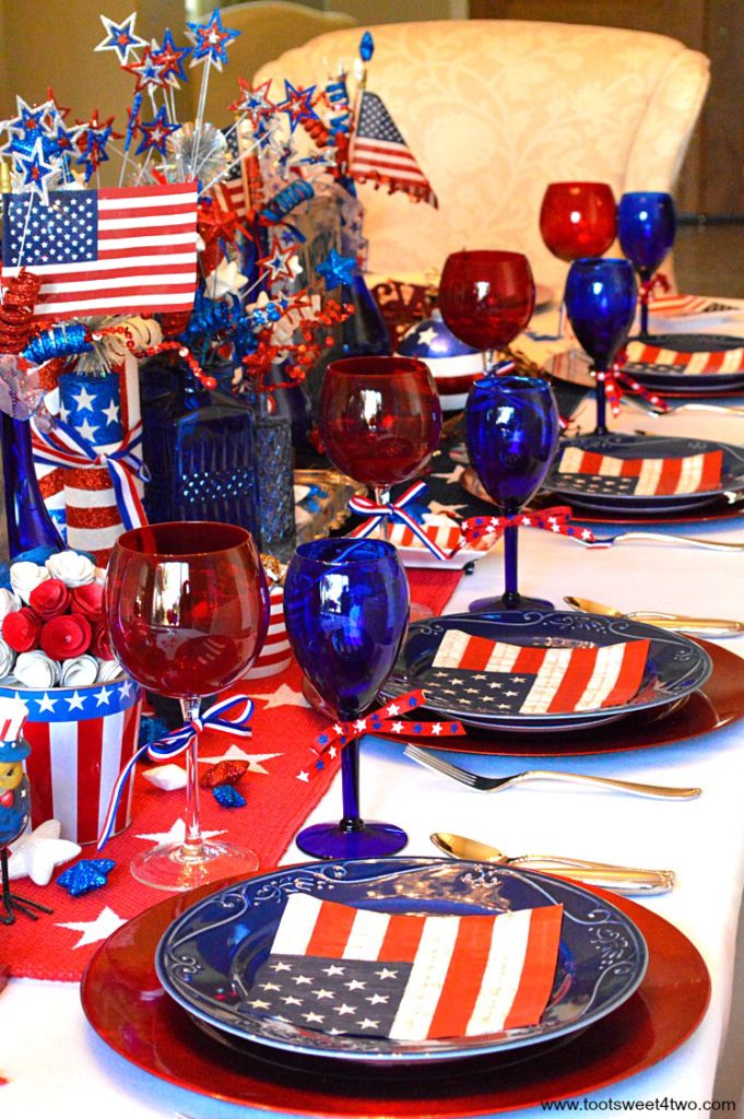 Decorating the Table for 4th of July - Toot Sweet 4 Two