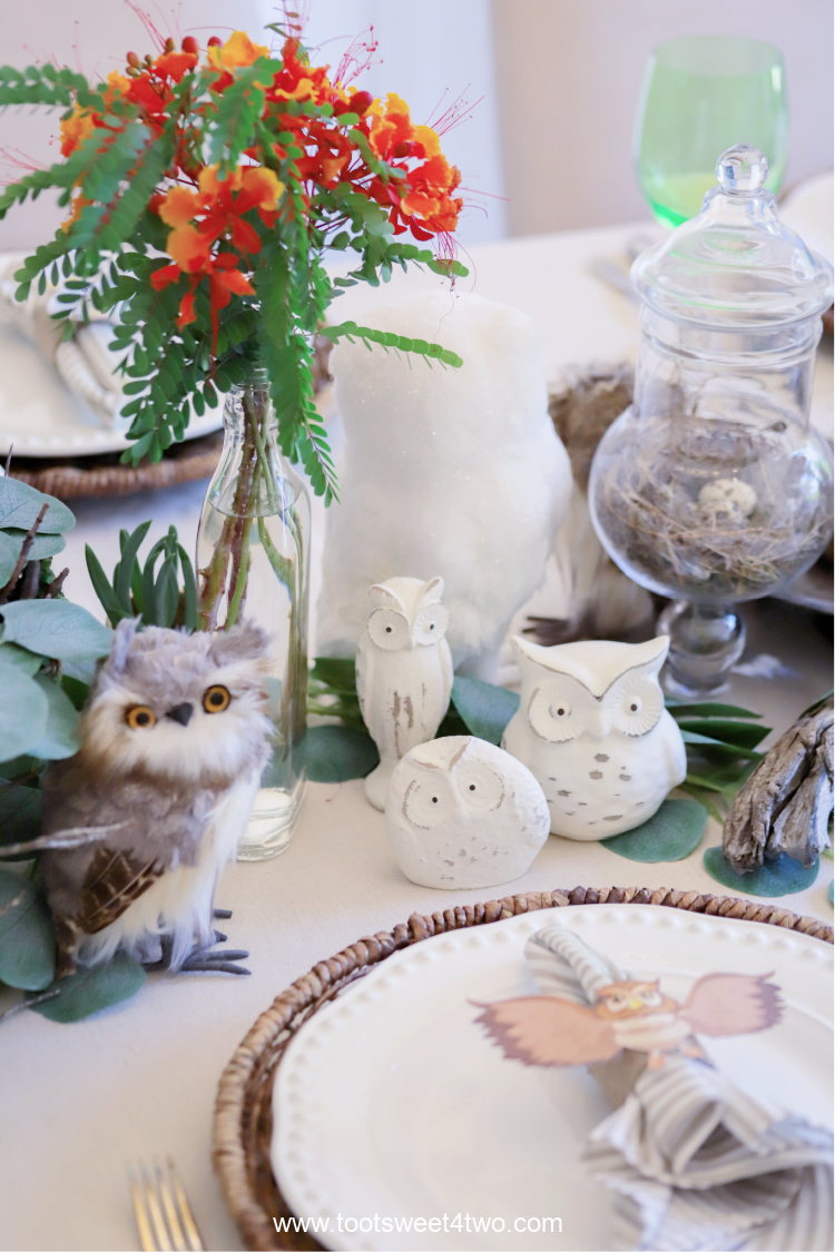 cute owl table decor on dining table